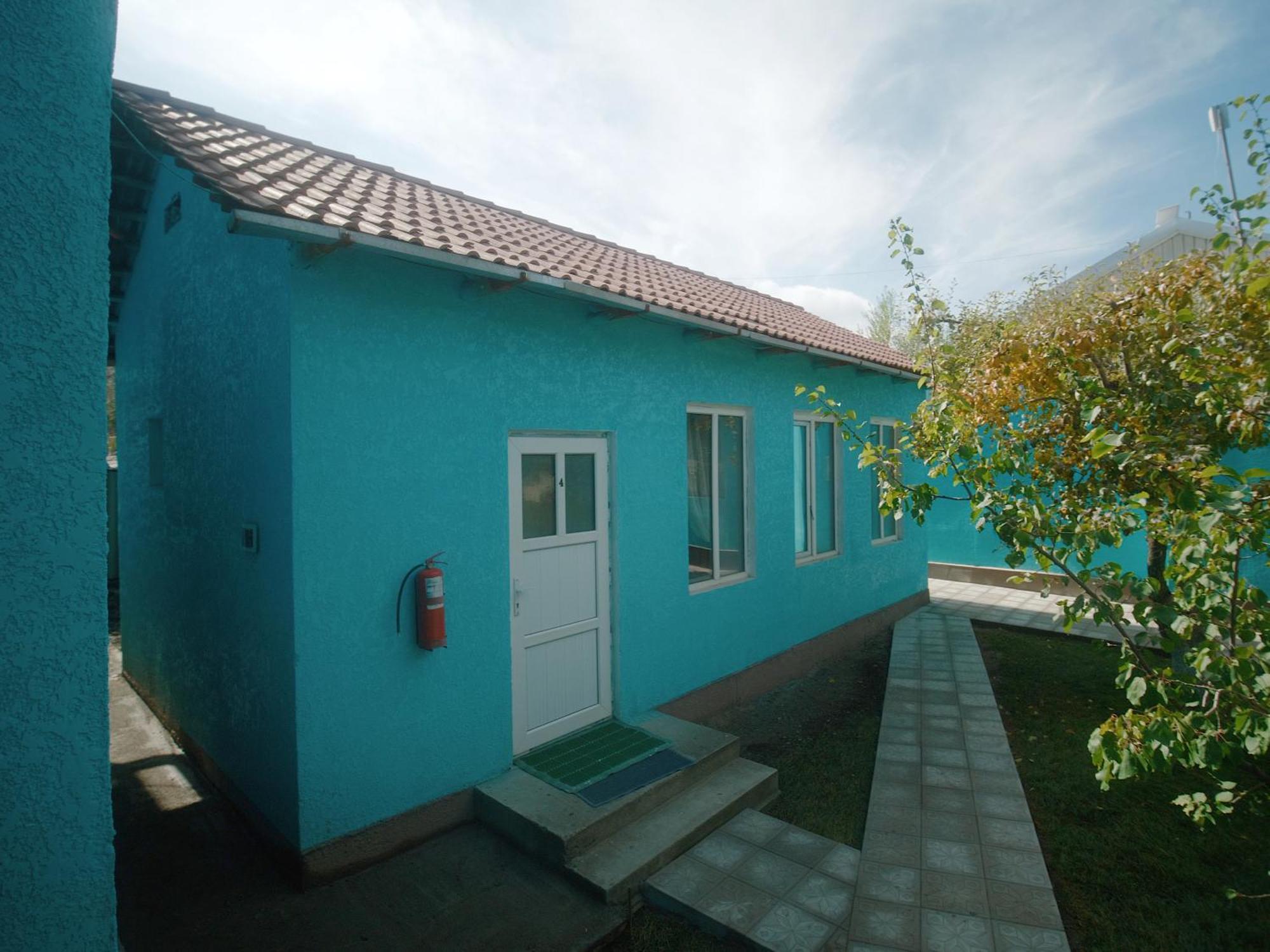 Guesthouse Alakol Каракол Екстер'єр фото